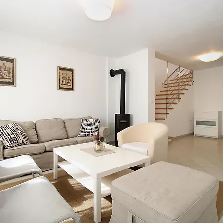 House Christian 1581 Tatil Evi Valbandon