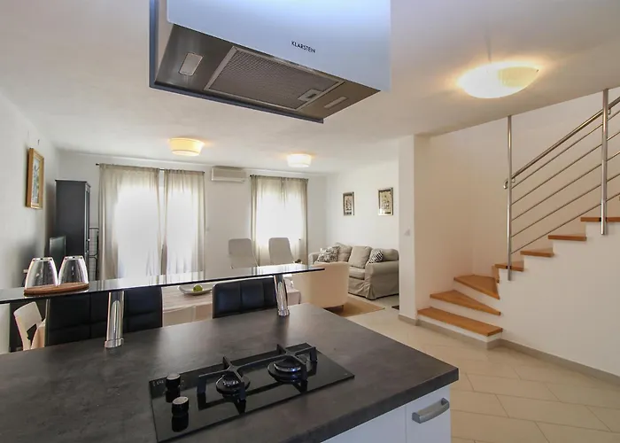 House Christian 1581 * Valbandon