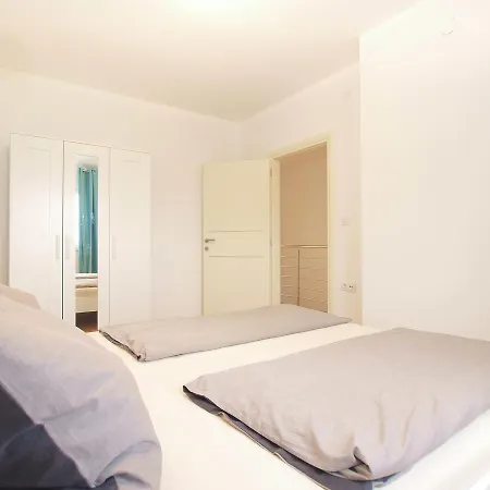 House Christian 1581 * Valbandon